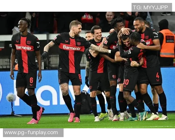 欧冠激战本菲卡与AC米兰握手言和绝杀时刻引发全场狂欢与转会热议